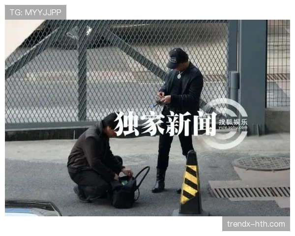 扎克拉文机场背的那个包比我整套房子还贵，走两步像开了个小型奢侈品展